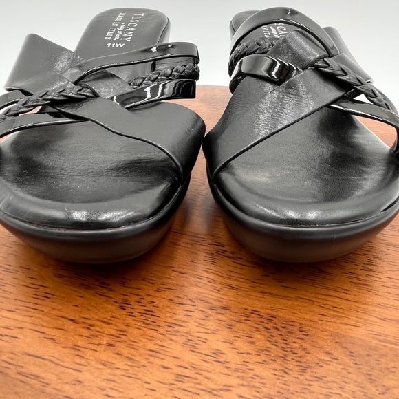 Tuscany by Easy Street Womens 11 Wide Faux Leather Wedge Slip On Sandals Shoes - Picture 2 of 9